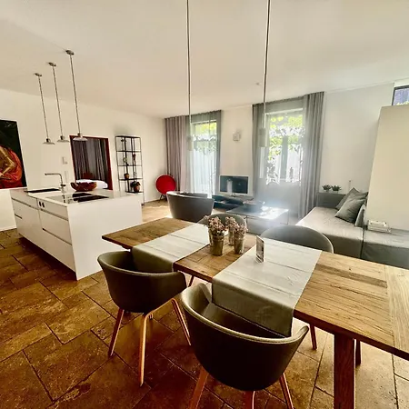 Loblocher Hof Apartment